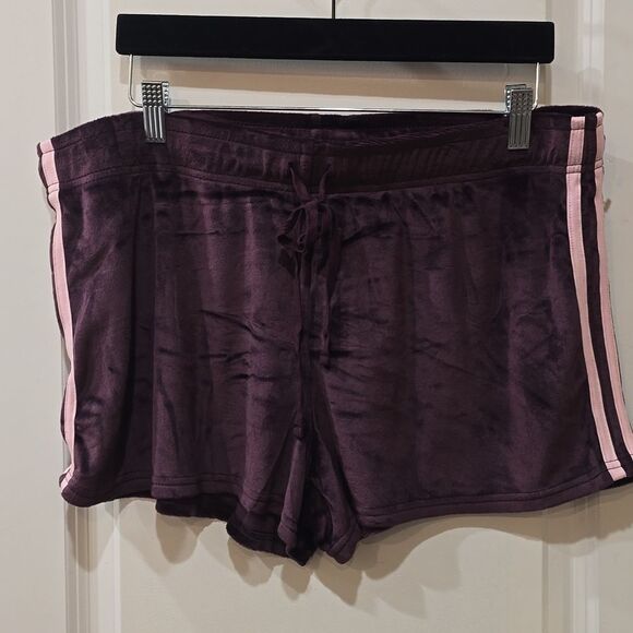 Juicy Couture Rhinestone Logo Side Stripe Velour Lounge Shorts - Picture 4 of 5